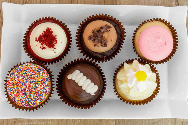 Box of six assorted cupcakes